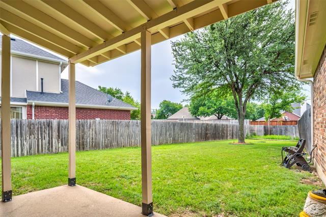 Building Photo - 2304 Greenview Dr