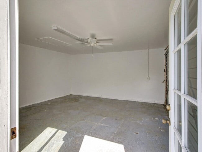 Building Photo - 203 S Stanley Dr