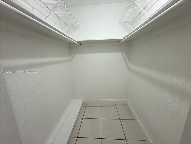 Building Photo - 6885 Byron Ave