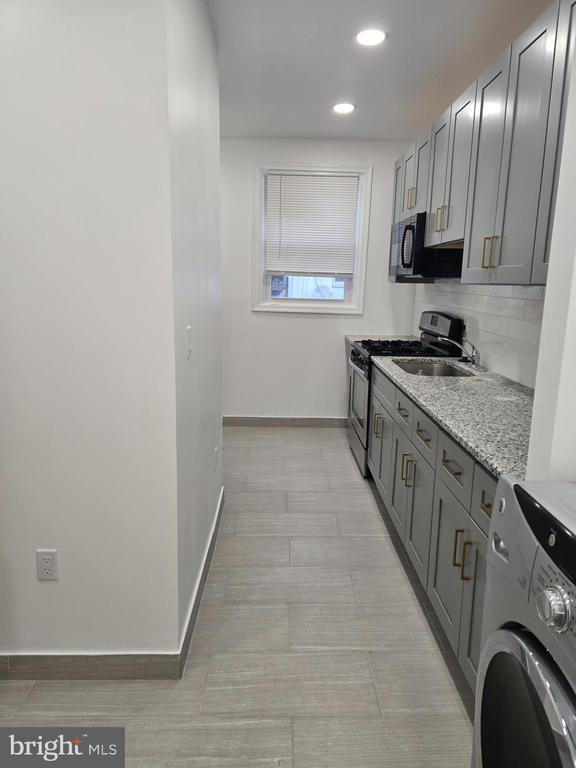 Building Photo - 3513 Vista St