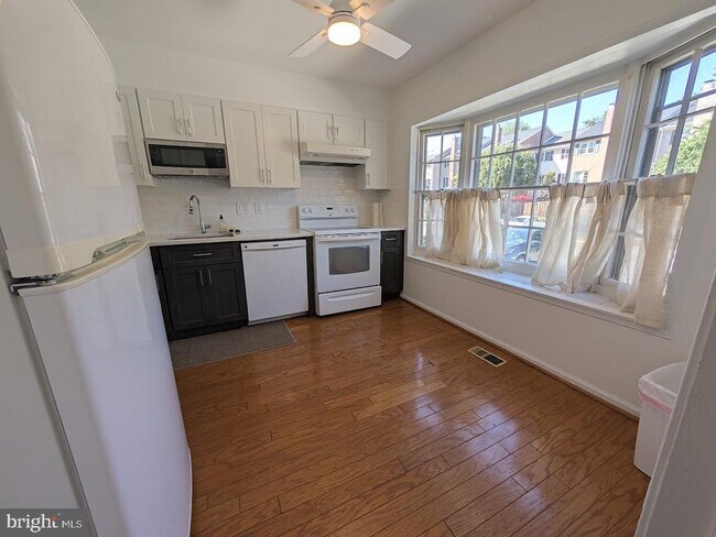 Building Photo - 8241 Clifton Farm Ct