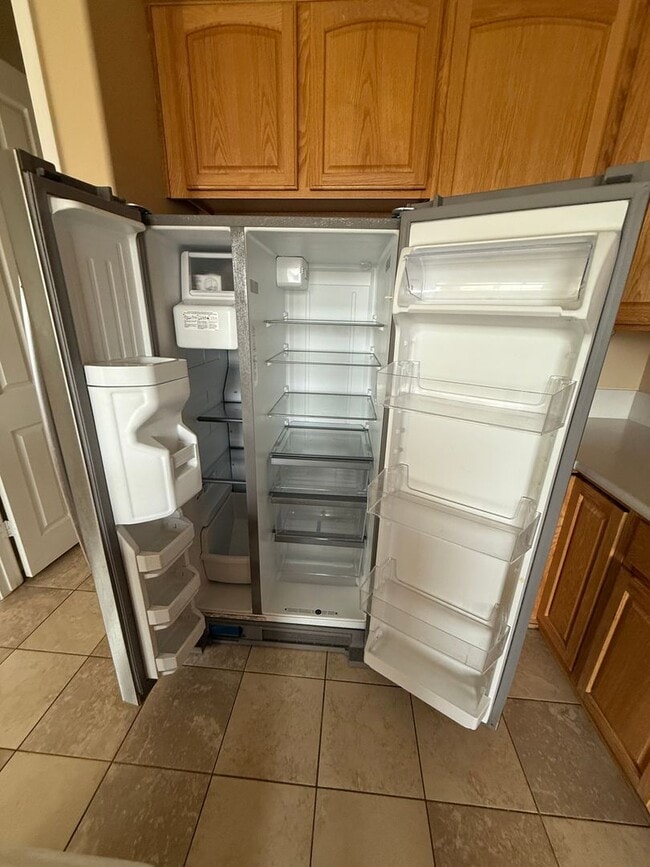 Building Photo - Apple Valley Estates- Gated Community- Beautiful 4 Bedrooms, 3 Bathrooms