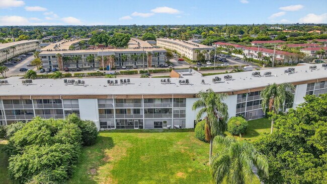 Building Photo - 2200 Springdale Blvd