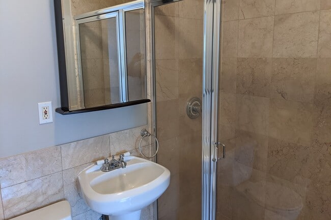 Building Photo - 34 Russell St