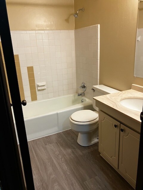 Bathroom - 1210 Northfield Ave NE