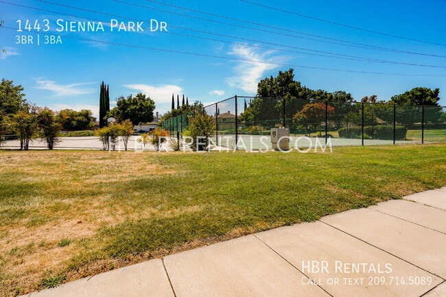 Building Photo - 1443 Sienna Park Dr