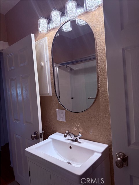 Building Photo - 119 N Cullen Ave