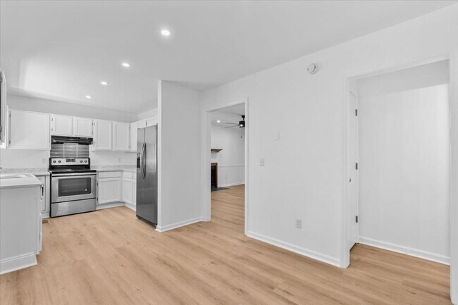 Building Photo - 120 Arcaro Dr