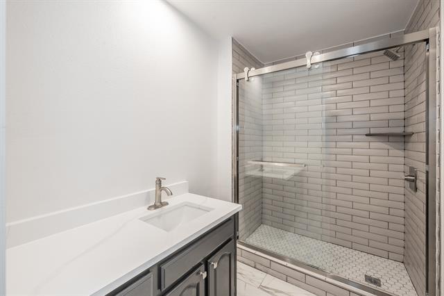 Building Photo - 8409 Glenann Dr