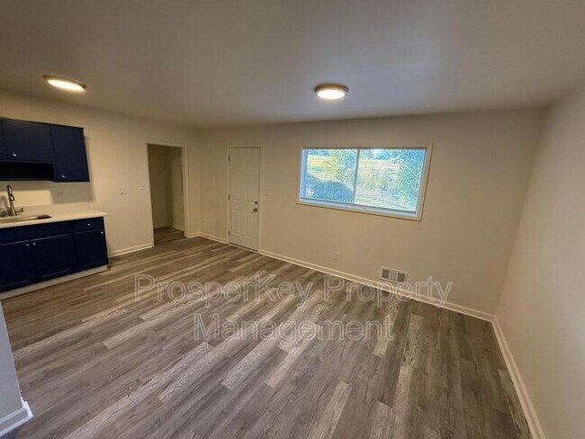 Building Photo - 1159 Tamarack Trail