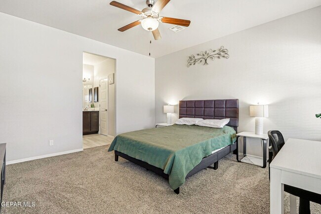 Building Photo - 12580 Arrow Weed Dr