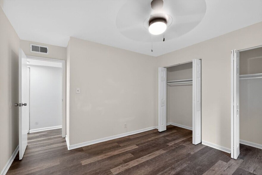 Building Photo - 2520 Peachwood Cir NE