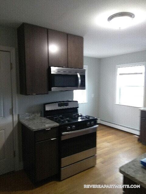 Building Photo - 508 Revere St