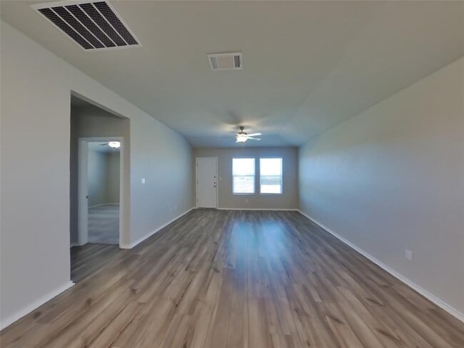 Building Photo - 5104 Saddle Clb Dr