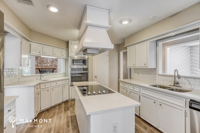 Building Photo - 13823 Swiss Hill Dr