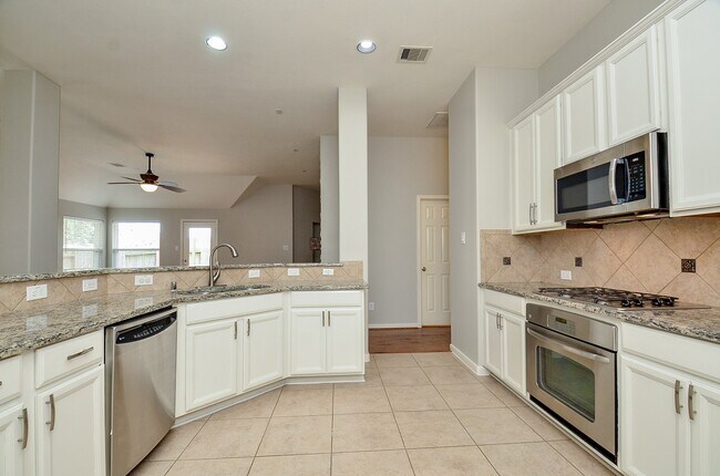 Building Photo - 24514 Springwood Glen Ln