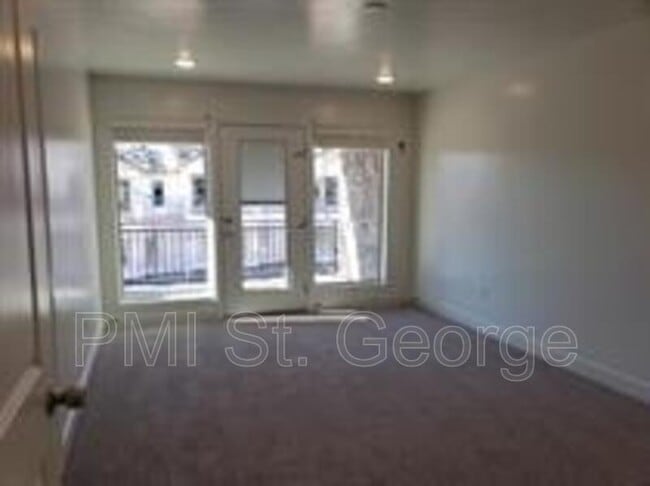 Building Photo - 350 W Old Hwy 91