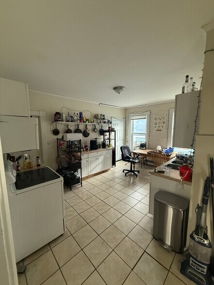 Building Photo - 129 West St