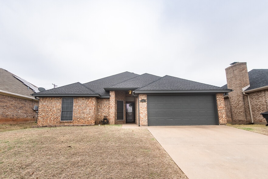 Primary Photo - 5323 Northview Dr