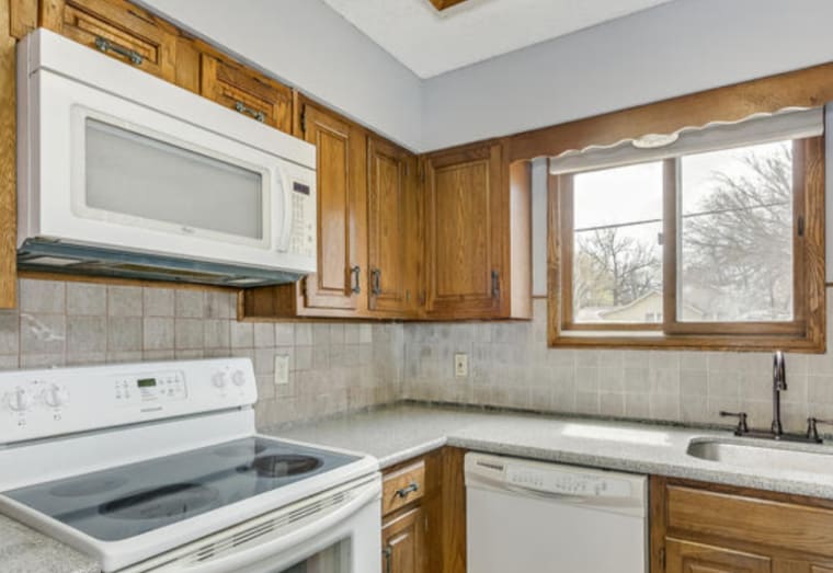 Building Photo - 142 E. Wood