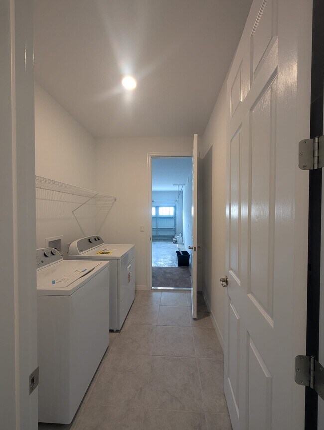 Building Photo - 7552 SW 56th Pl