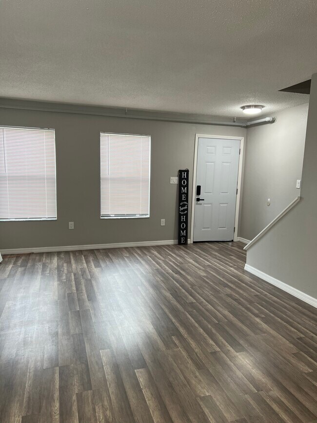 Building Photo - 1404 Montana Ave