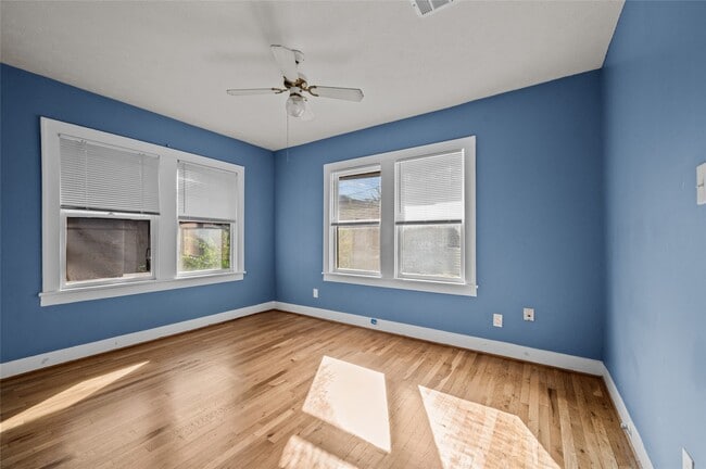 Building Photo - 1819 Sul Ross St