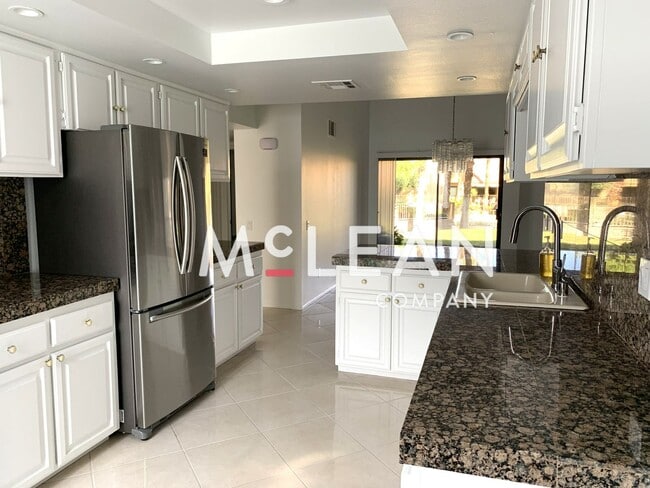 Building Photo - Gorgeous Home in Beautiful Community with ...