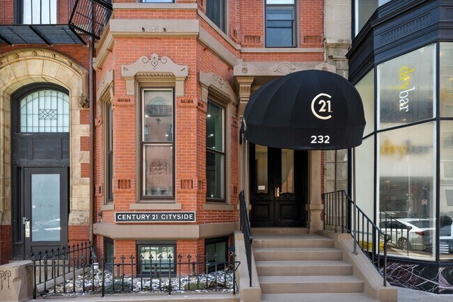 Building Photo - 232 Clarendon St
