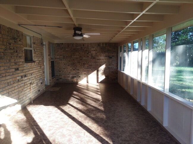 Building Photo - 1407 Plough St