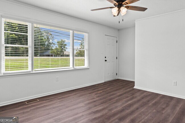 Building Photo - 215 Lagrange St