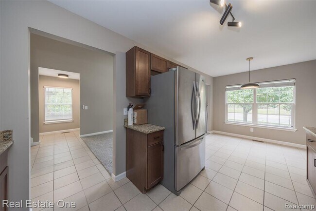 Building Photo - 1285 16th St