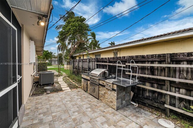 Building Photo - 20525 Highland Lakes Blvd