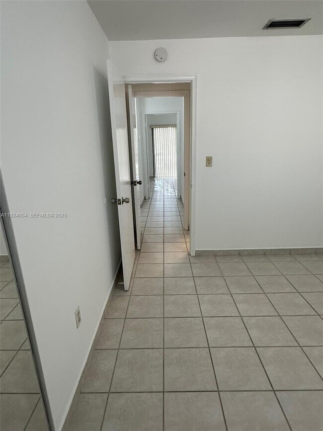 Building Photo - 6346 SW 136th Ct