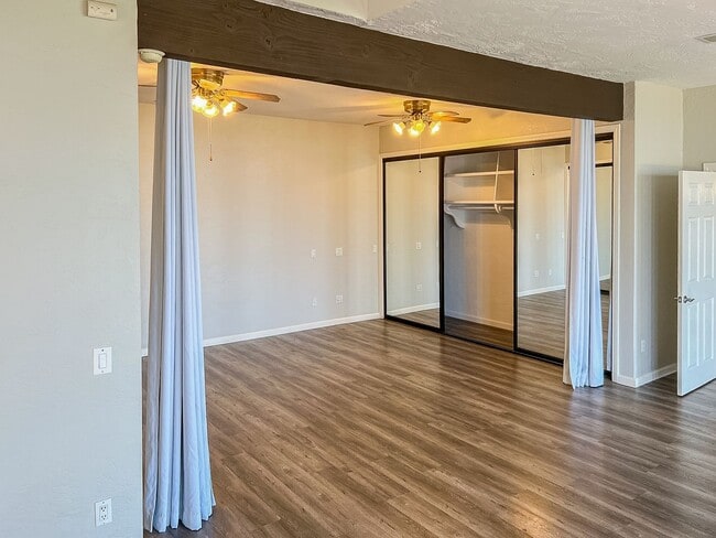 Building Photo - 913 Cycad Dr