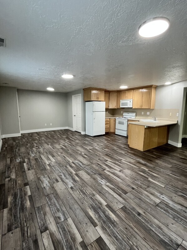Primary Photo - 4465 W 9980 N St