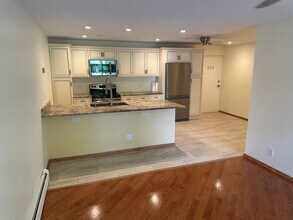 Building Photo - Updated 2 bedroom, 1 bath first floor condo in GOLDEN!