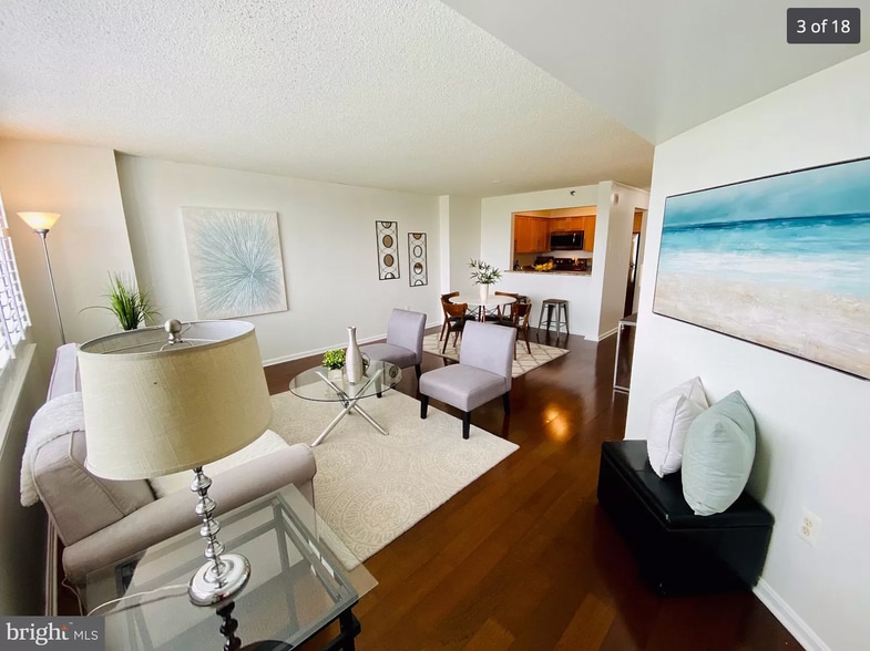 Building Photo - 10101 Grosvenor Plz