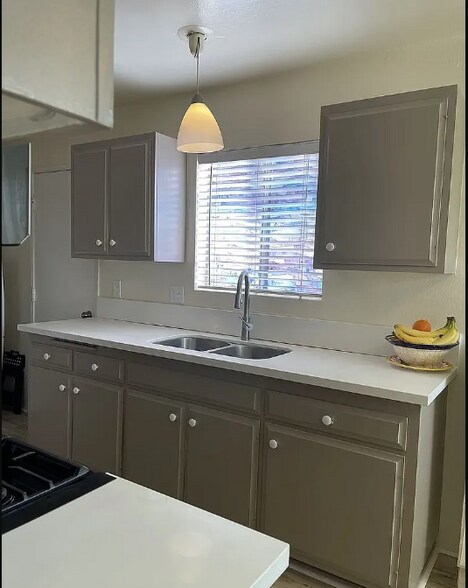 Building Photo - 3231 Coral Dr