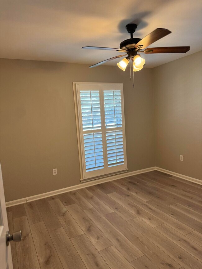 Building Photo - 7145 Claiborne Dr