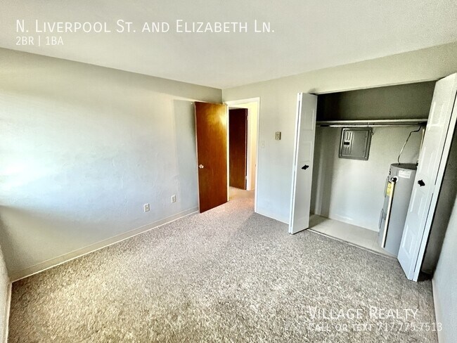 Building Photo - 15 N Liverpool St
