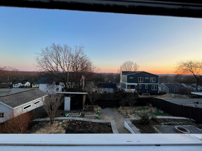 Building Photo - 3803 Lookout Dr