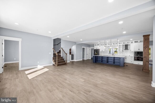 Building Photo - 5692 King Stuart Dr