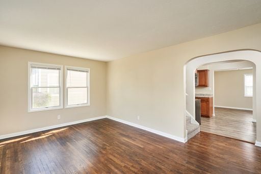 Building Photo - Totally renovated and new 5 Bedroom 2.5 Ba...