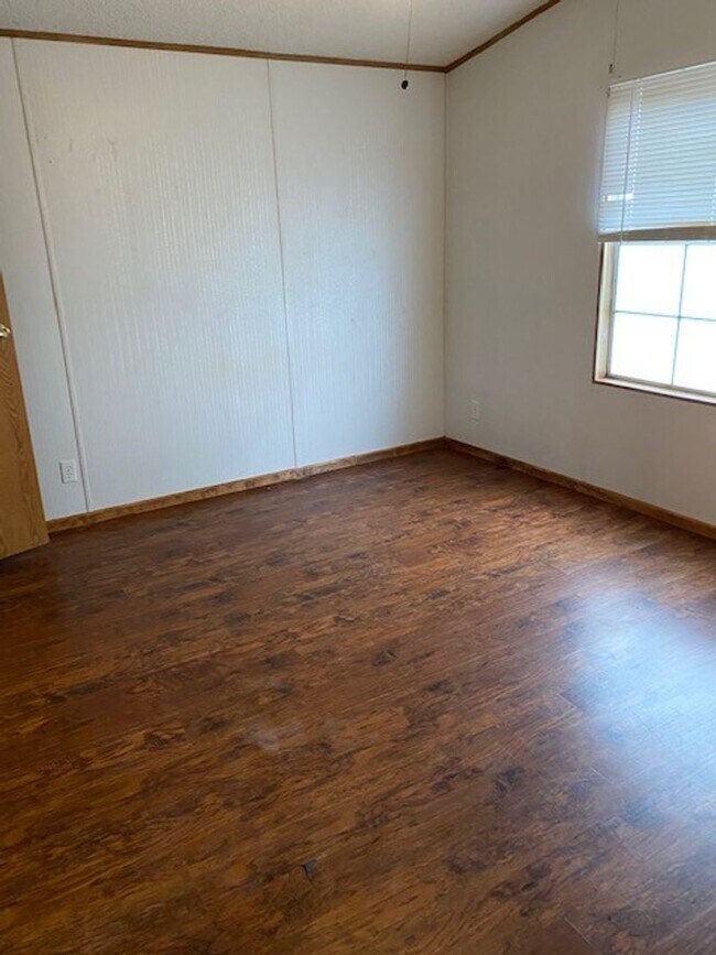 Building Photo - Quiet Idalou Home for Lease