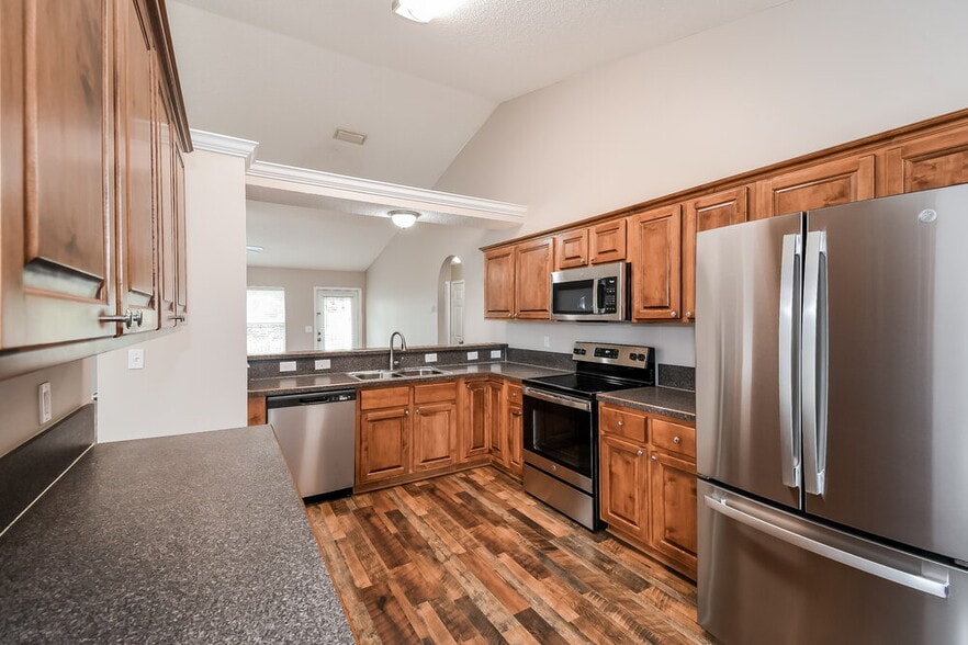 Building Photo - 2908 Majestic Oaks Ln
