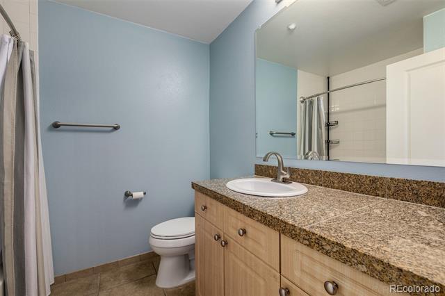 Building Photo - 5677 S Park Pl