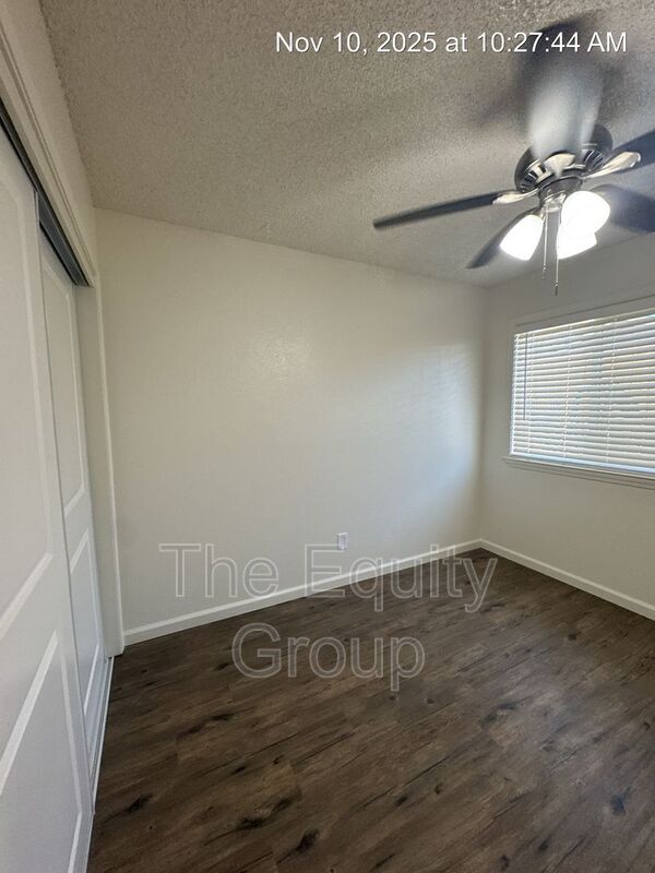 Building Photo - 806 Monarch Cir