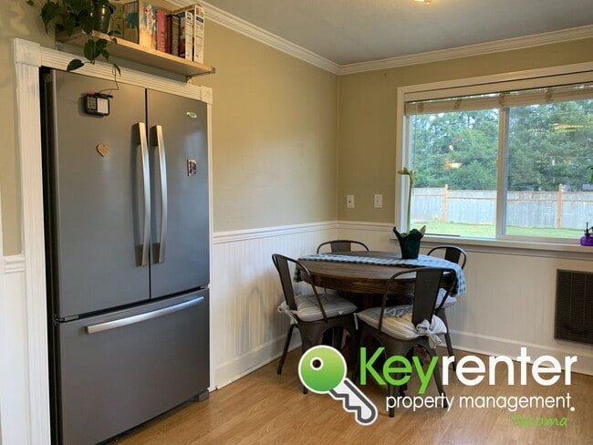 Building Photo - Beautiful 3Bed/2Bath Puyallup House!