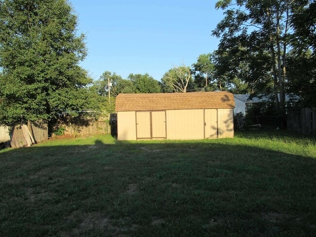 Building Photo - 6304 Quinn Ave